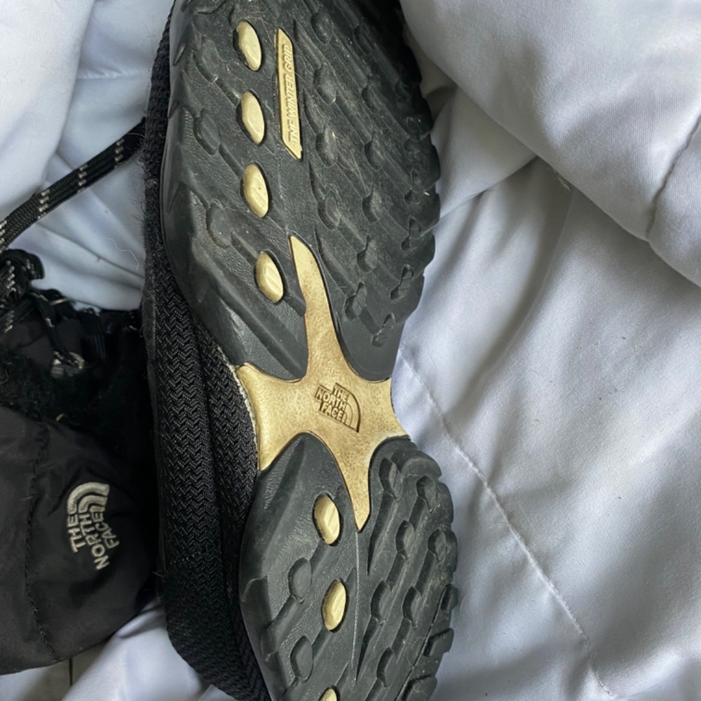 North face boots - Picture 3 of 4